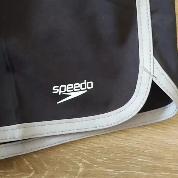 Speedo-Men's 5.5" Swim Shorts Trunks Swimwear 3 Pockets Hidden Zip UPF 50+ Black - Picture 8 of 9